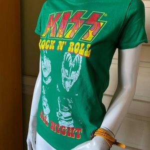 KISS NWOT green tee